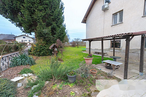 Врховци дом: 4