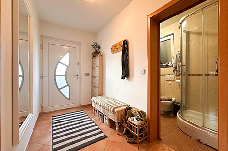 Здание в Любляне, район Мосте: 8