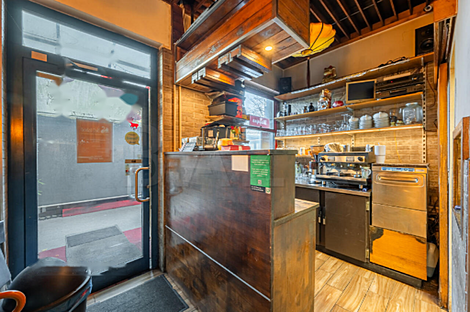 Торговая площадь в центральной части города: 6