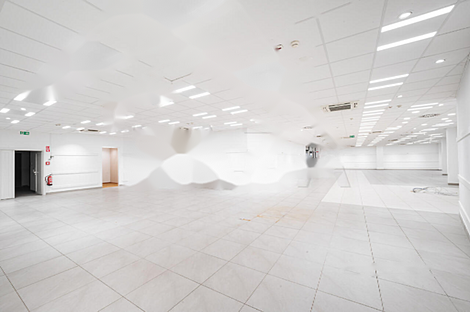 Коммерческая площадь Поляне: 5