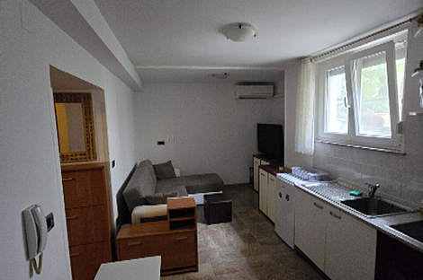 Квартира с одной комнатой в Изоле: 2