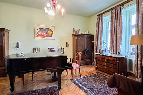 Квартира с тремя комнатами в центральной части города: 3