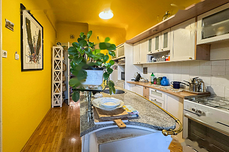 Квартира с тремя комнатами в центральной части города: 14