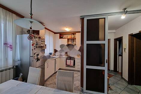 Квартира с тремя комнатами в Побегах: 1