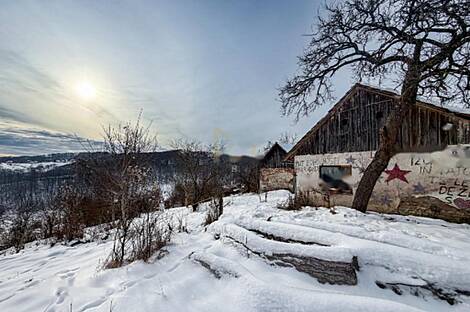 Здание, Перница: 3