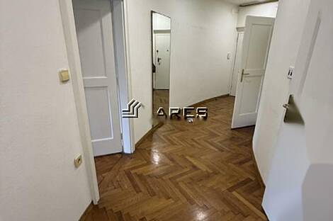 Трехкомнатная квартира в центре: 14