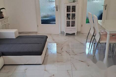 Гриньян, дом.: 7