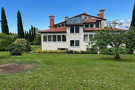 Дом, расположенный в Берточах: 12