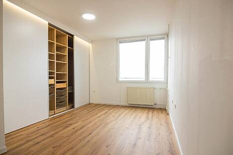 Однокомнатная с распределенной зоной на Войкова: 7