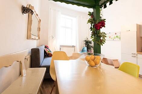 Квартира с 2,5 комнатами, расположена в Старом Любляне на улице Трубарева: 7