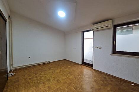 Квартира с 2,5 комнатами в районе Зеленая Яма: 3