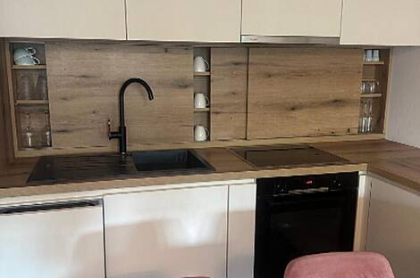 Апартаменты с тремя жилыми комнатами называются Шишка.: 19