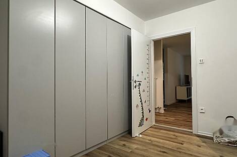 Трехкомнатная квартира с балконом: 15