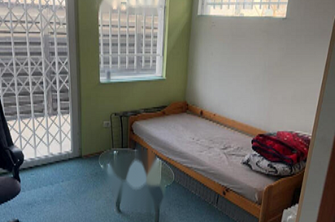 Здание с атриумом на Юрчкова улице.: 16