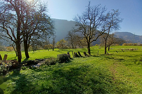 Дом Камник расположен неподалеку от съездов с автострады Трояне или Вранско.: 2