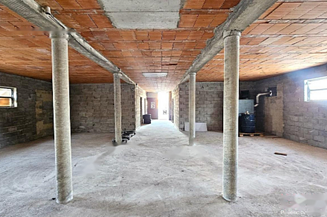 Ферма Любечна, двор.: 3