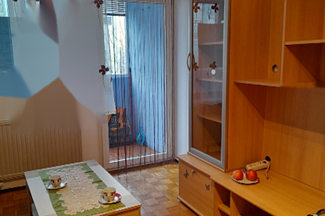 Однокомнатная квартира-студия расположена на Брилей улице: 5