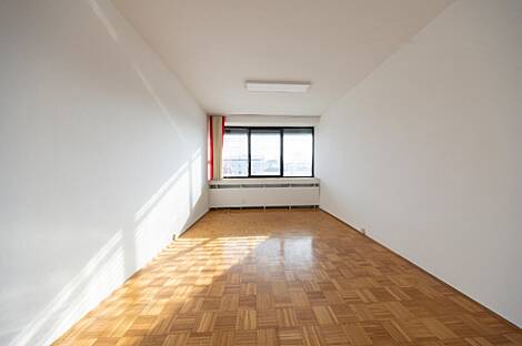 Офисные площади в зоне Мосте: 2