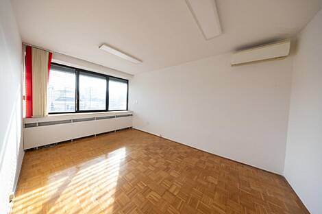 Офисные площади в зоне Мосте: 3