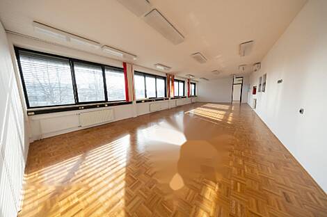 Офисные площади в зоне Мосте: 4