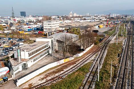 Офисные площади в зоне Мосте: 24