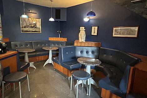 Коммерческое здание Вич: 2