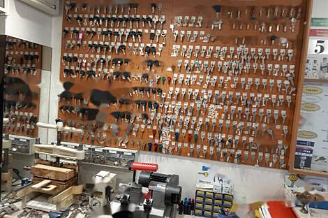 Бежиградское коммерческое здание: 12