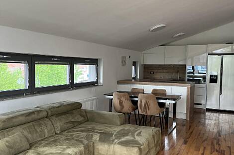 Четырехкомнатная квартира в районе Бежиград: 9