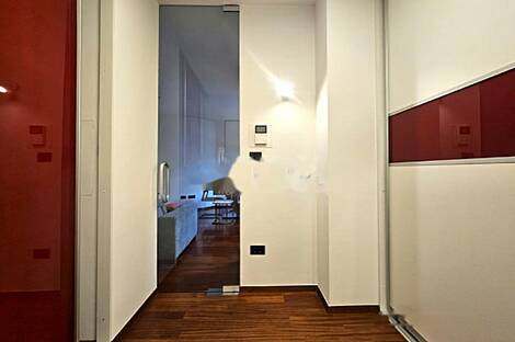 Квартира с тремя комнатами в центре: 2