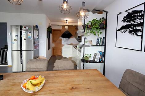 Четырехкомнатная квартира в Вич.: 4