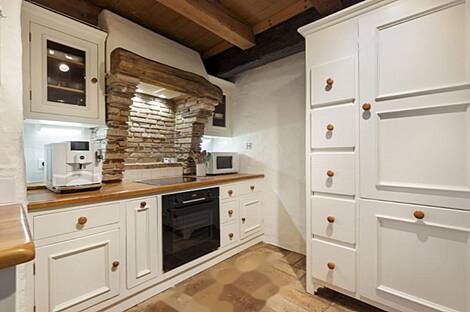 Квартира с четырьмя комнатами в центральной части города.: 9