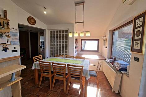 В Новом Виче дом с террасой: 11