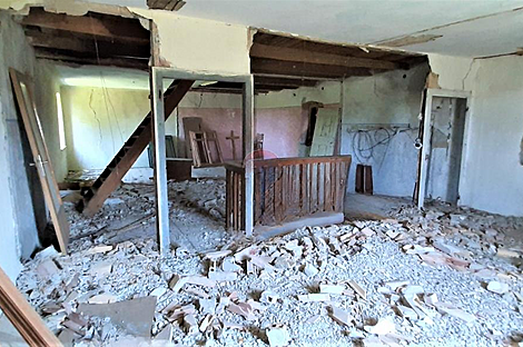 Дом с подсобными сооружениями: 14