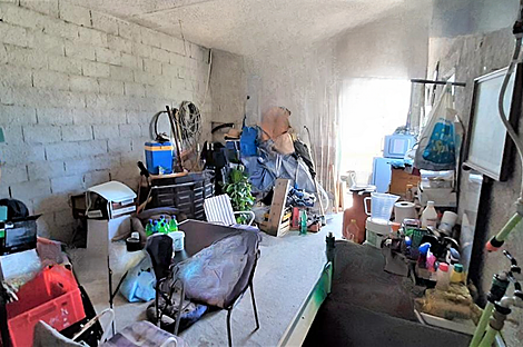 Дом с подсобными сооружениями: 18