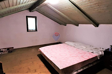 Дом с подсобными сооружениями: 23