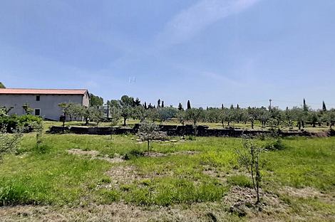 Дом с подсобными сооружениями: 27