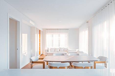 2-комнатная квартира в центре города стала жильем для важного человека в Схелленбурге. Управление арендой осуществляется компанией Ниси, которая контролирует использование модели. Предоставляем только заголовок в формате различных входных и выходных данны: 1