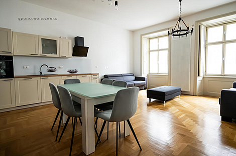 Жилье на улице Максовая 4: 10