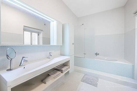 Квартира с тремя комнатами в центре города: 11