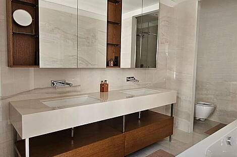 Квартира с тремя комнатами в центральной части города: 9