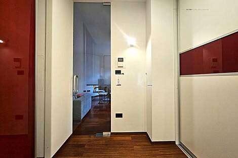 Квартира с тремя комнатами в центре: 3