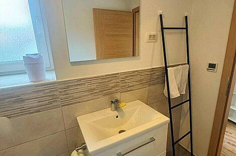 Жилье в спокойном районе Бизовика: 12