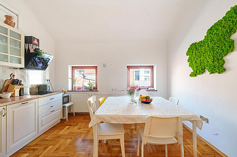 Квартира с четырьмя комнатами в центре.: 1