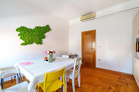 Квартира с четырьмя комнатами в центре.: 4