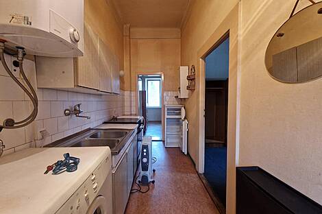 Двухкомнатная квартира расположена в центре.: 2