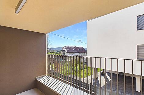 Квартира с тремя комнатами в Поле: 3