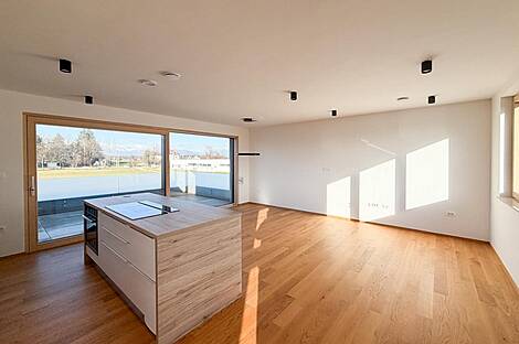 Квартира с четырьмя комнатами в районе Новое Поле: 4