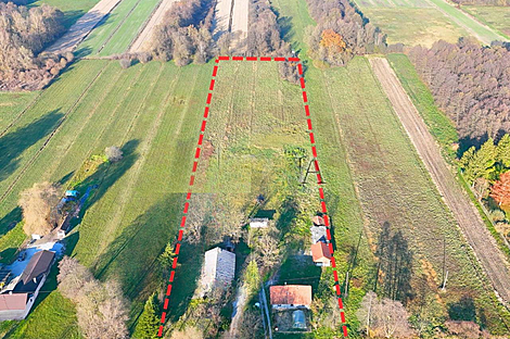 Жилище в Руднике расположено на плоском участке.: 9