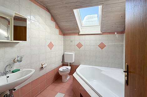 Дом, Явор, Любляна, Добрунье.: 23