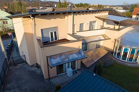 Жилище, Ежица: 1